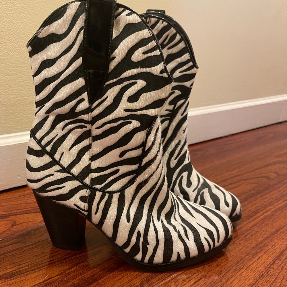 Zebra Women's Cowboy Boots